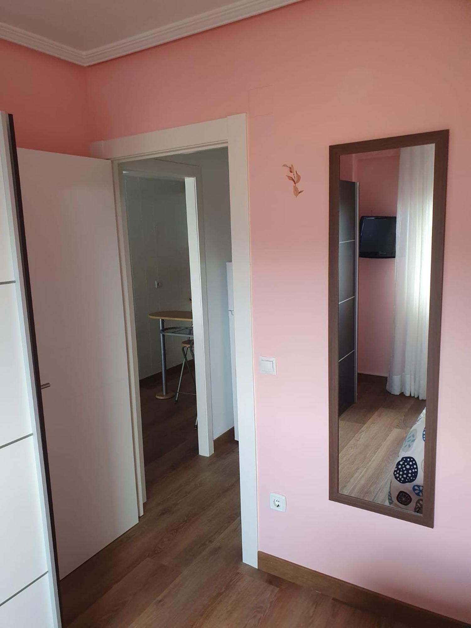Vistas Monte Naranco Apartamento Con Parking 5Euros Al Dia Oviedo Dış mekan fotoğraf
