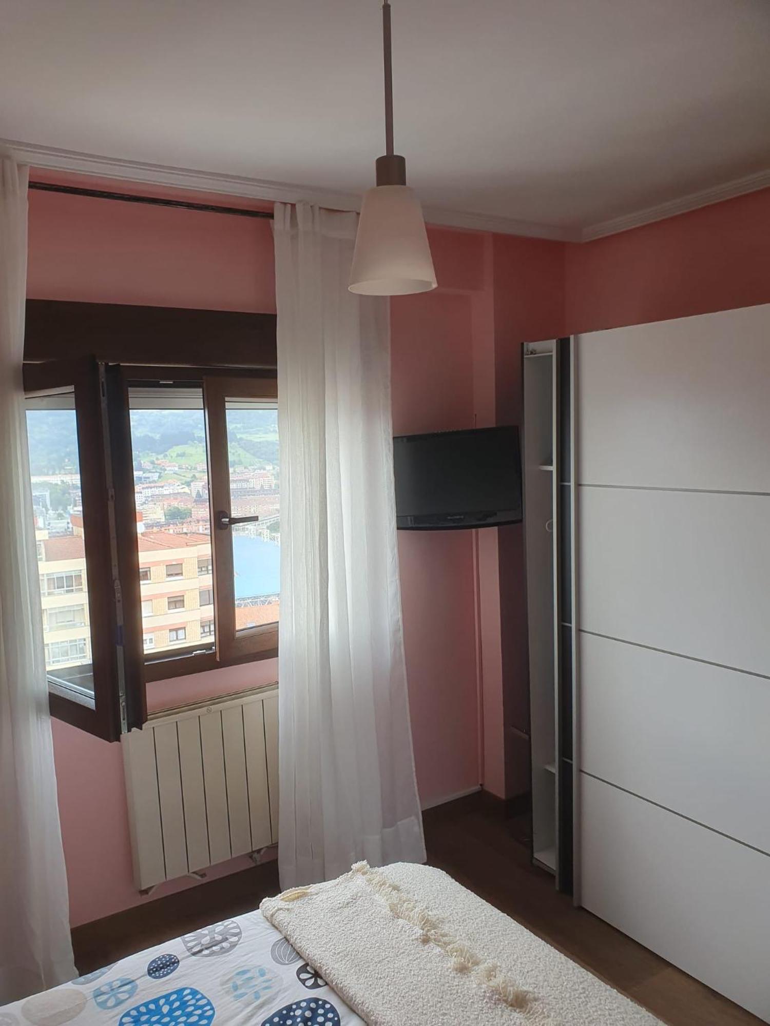 Vistas Monte Naranco Apartamento Con Parking 5Euros Al Dia Oviedo Dış mekan fotoğraf